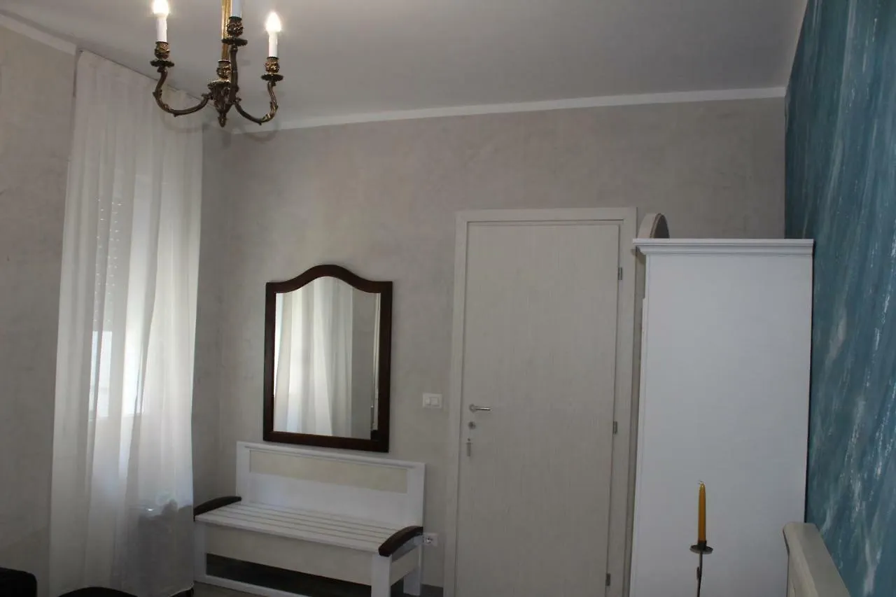 Apartment Suites Train Station Mestre Italy