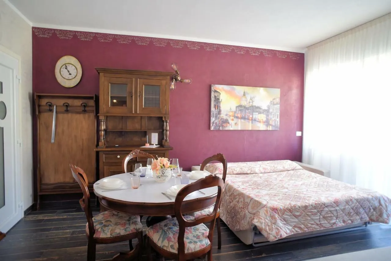 Suites Train Station Mestre 0*,  Italy